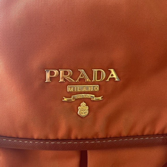 ๐ FABULOUS AUTHENTIC PRADA NYLON CROSSBODY BAGโผ๏ธ - Picture 3 of 17
